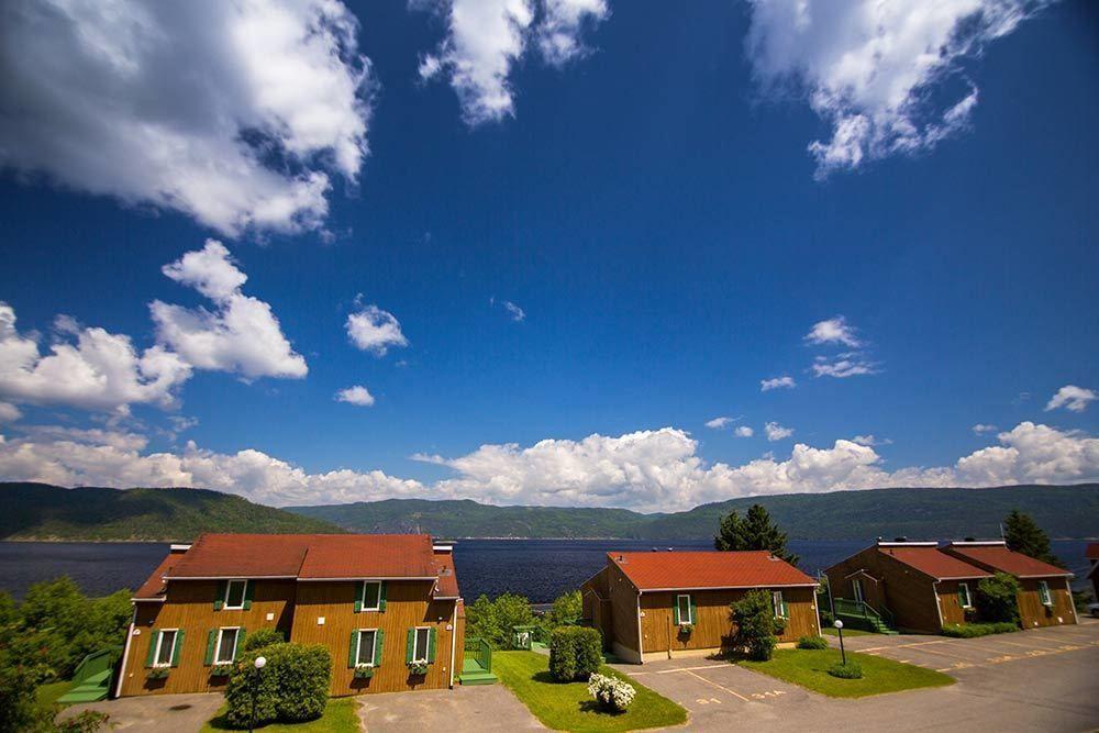Chalets Condos Sur Le Fjord LʼAnse-Saint-Jean Екстериор снимка