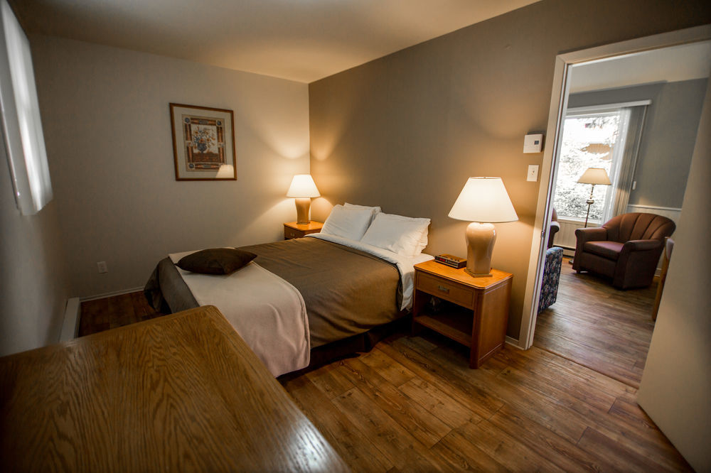 Chalets Condos Sur Le Fjord LʼAnse-Saint-Jean Екстериор снимка